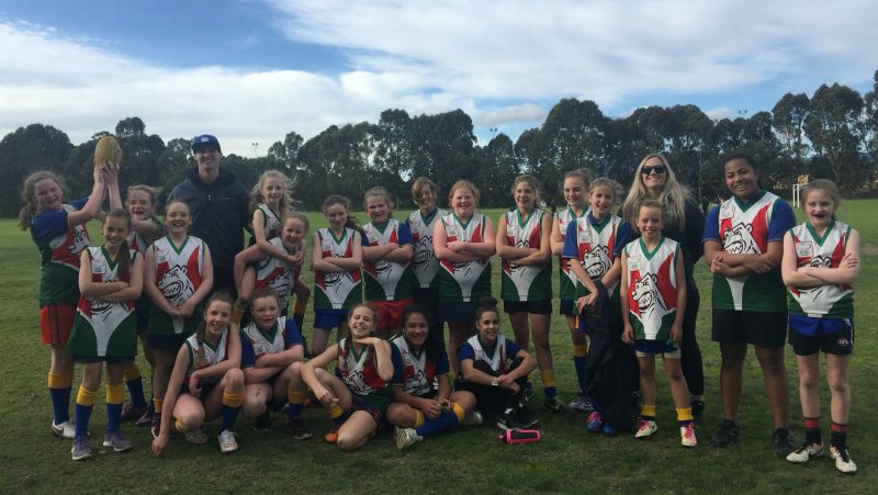 /uploaded_files/media/gallery/1520313601girls footy compressed.jpg